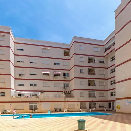 Precioso Soleado, Con Piscina, Cerca Del Mar Daire